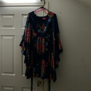 Betsey Johnson wide sleeved dress